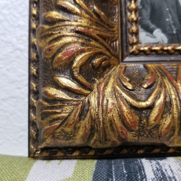 Vtg Victorian Style High Raised Ornate Pic Frame With Couple Photo Made In Spain - Picture 10 of 14